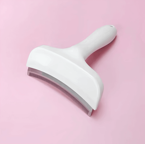 PawCurve™ Pro Deshedding Comb